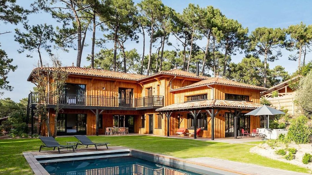 villa écologique en bois avec piscine